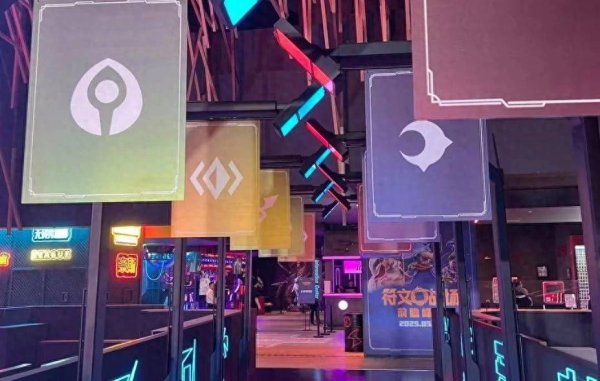 好多牛 国内的牌店们，都盼着《英雄联盟》卡牌能火起来